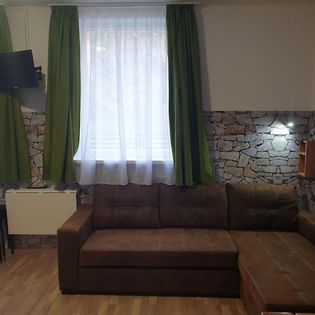 Kid Familia Panzio Balatonszarszo Bed & Breakfast Exterior photo
