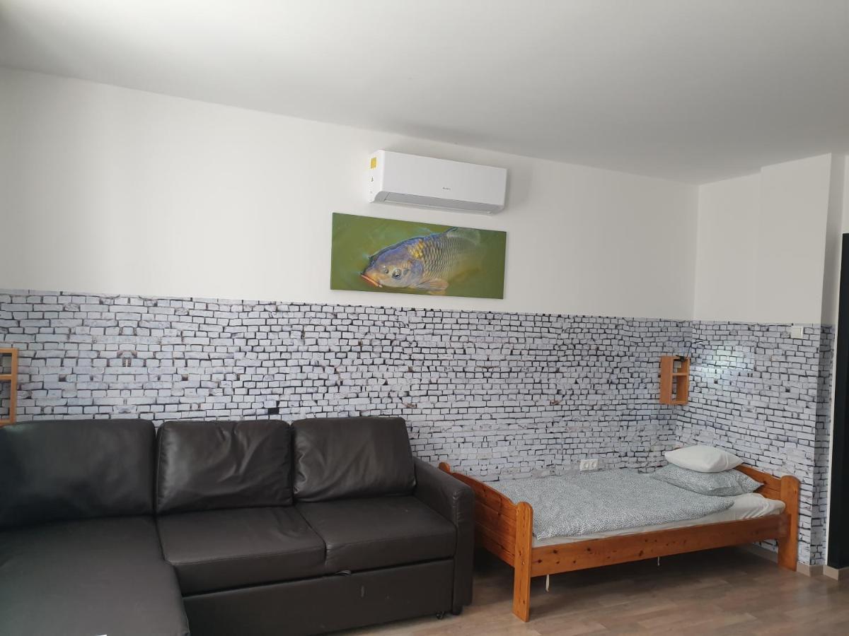 Kid Familia Panzio Balatonszarszo Bed & Breakfast Exterior photo