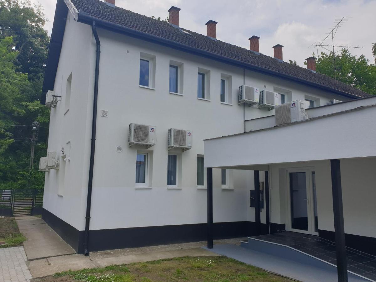 Kid Familia Panzio Balatonszarszo Bed & Breakfast Exterior photo