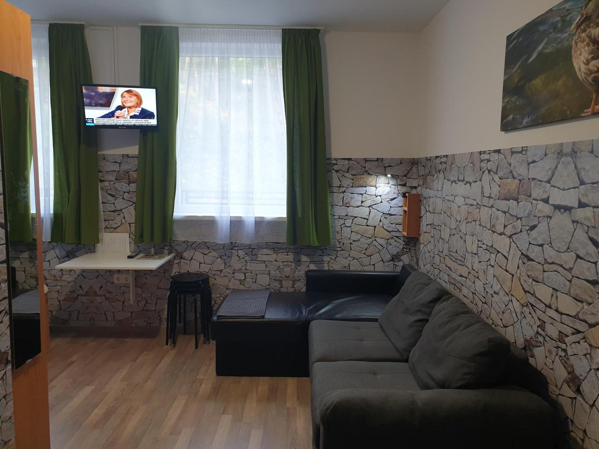 Kid Familia Panzio Balatonszarszo Bed & Breakfast Exterior photo